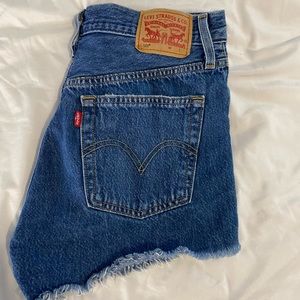 Levi 501 High Wasted Shorts Size 26
